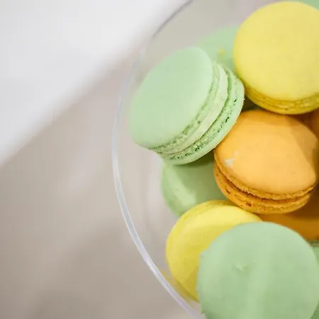 Males Apartment Split